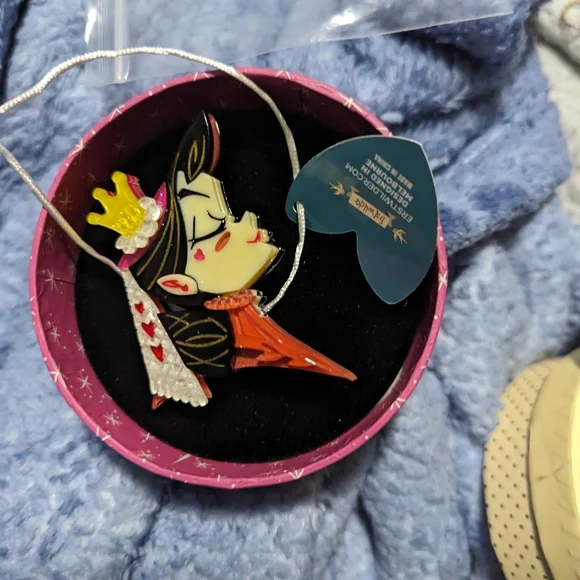Erstwilder Queen of Hearts (Alice in wonderland collab) bnwt - Picture 2 of 4